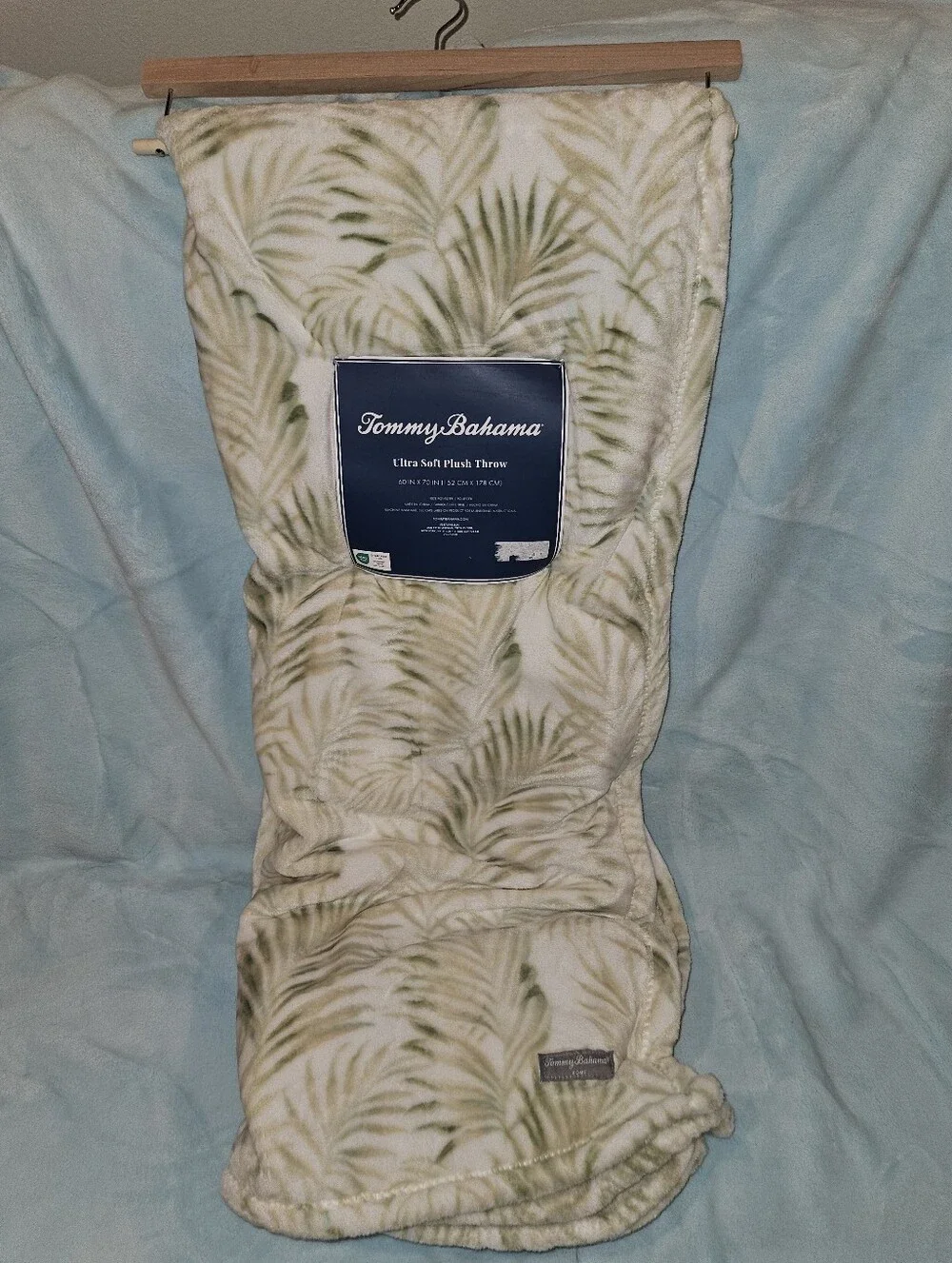 NWT Tommy Bahama Ultra Soft Plush Throw - Picture 9 of 10